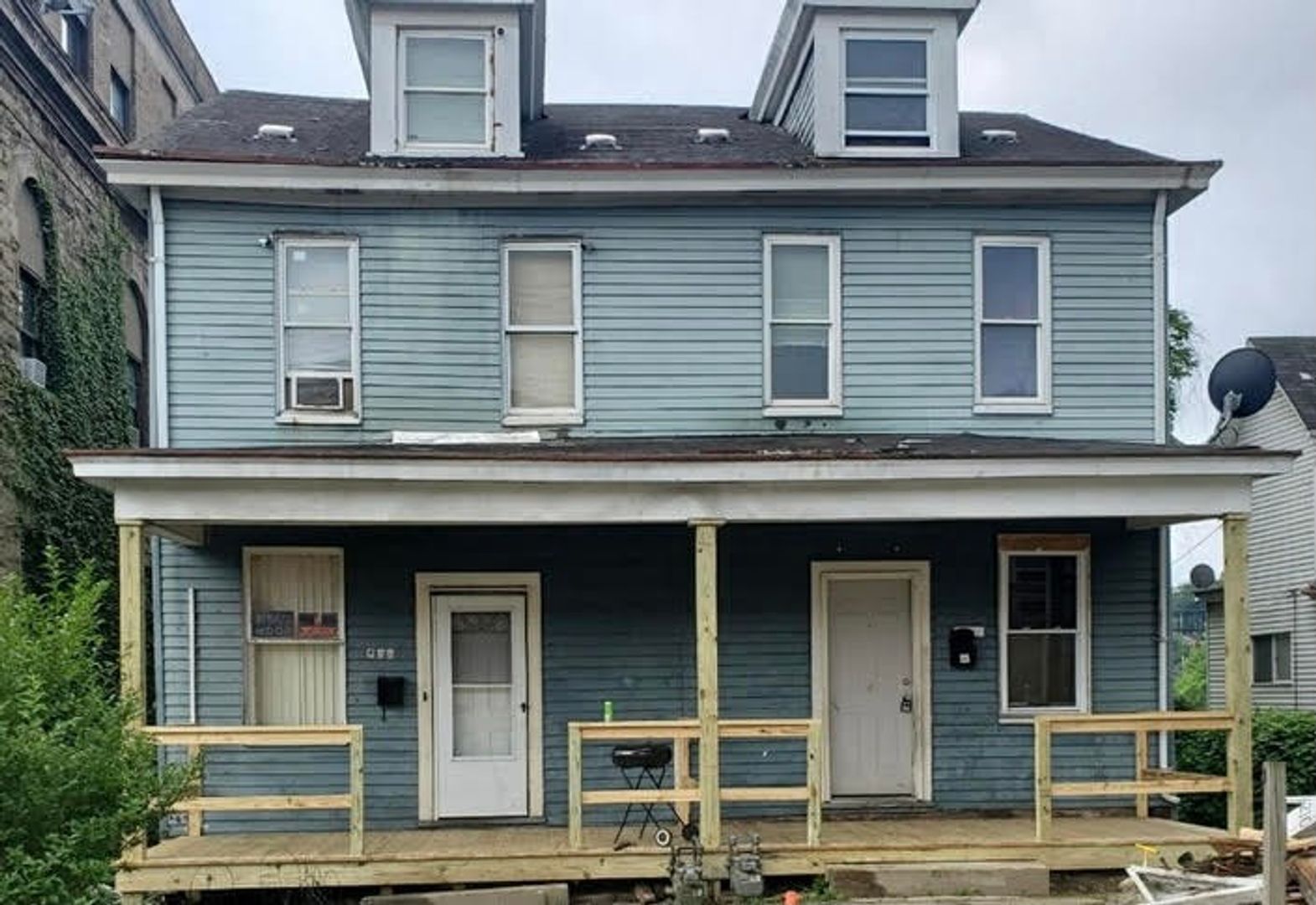 NEWLY RENOVATED 3 BEDROOM IN THE HEART OF MOUNT OLIVER!