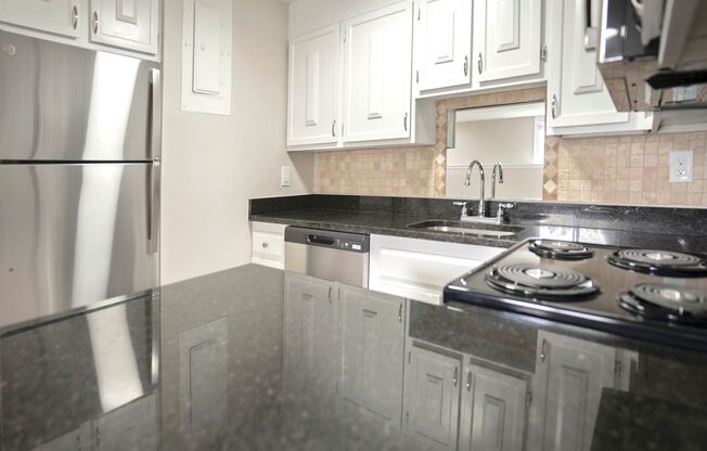 2 beds, 1 bath, 1,050 sqft, $2,600, Unit 20-1