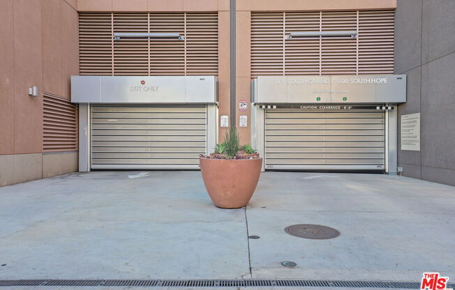 1 bed, 1.5 baths, 1,200 sqft, $4,995, Unit 916