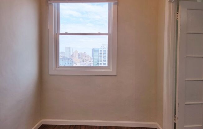 Studio, 1 bath, 450 sqft, $2,500, Unit 702