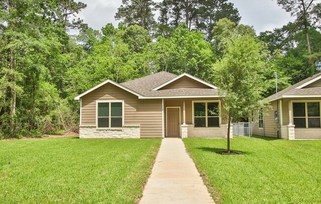 Move In Ready in 77316!  3 Bedroom / 2 Bathroom