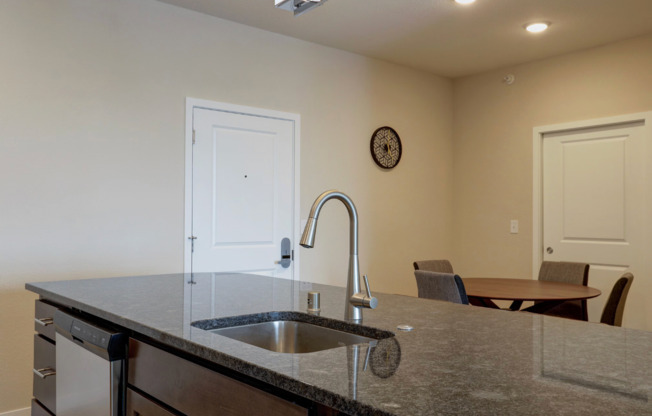 2 beds, 2 baths, 985 sqft, $1,399