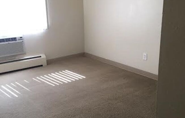 1 bed, 1 bath, 660 sqft, $1,605, Unit 302