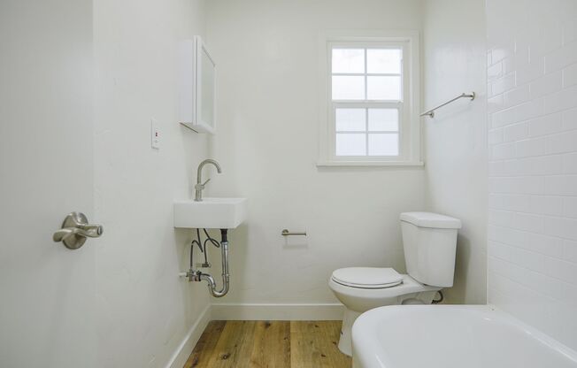 Studio, 1 bath, 500 sqft, $1,395, Unit 210