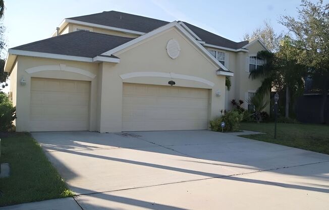 A Gorgeous 5-Bedroom Home with Resort Style Pool and Spa