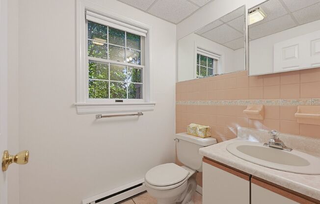 2 beds, 1.5 baths, 1,202 sqft, $2,800