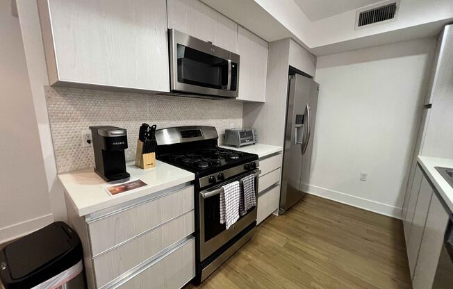 4 beds, 3 baths, 120 sqft, $1,600, Unit 109 - Signature - 2