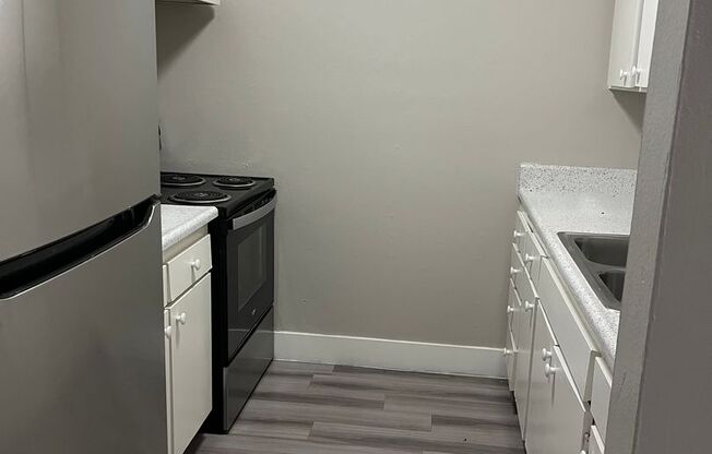 2 beds, 1 bath, 896 sqft, $2,195, Unit 107