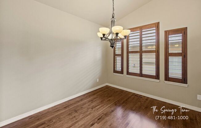 BEAUTIFUL 4BD + BONUS ROOM/3BA/3 CAR GARAGE in FLYING HORSE! - Security Deposit Waiver Available