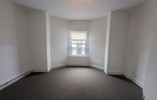 1 bed, 1 bath, 600 sqft, $850, Unit 2nd Fl.