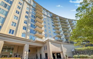 A 2 BR Lifestyle of Luxury at One Vinings Mountain!