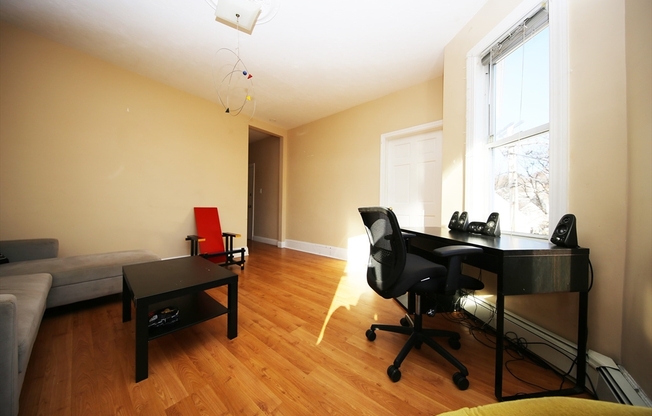 32 GAY HEAD ST