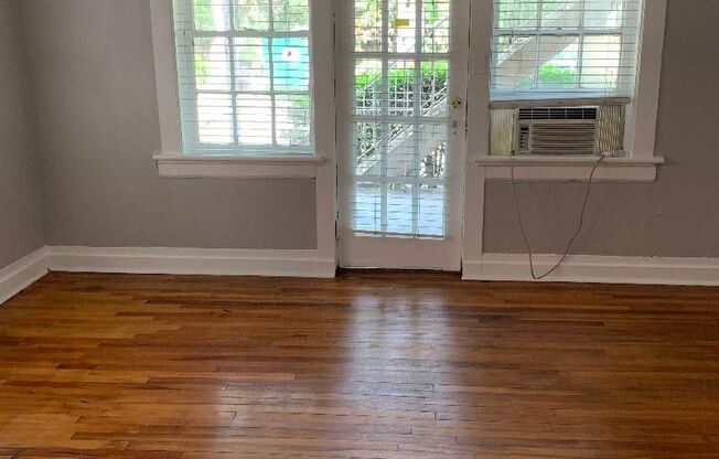 1 bed, 1 bath, 750 sqft, $1,595, Unit 869-4