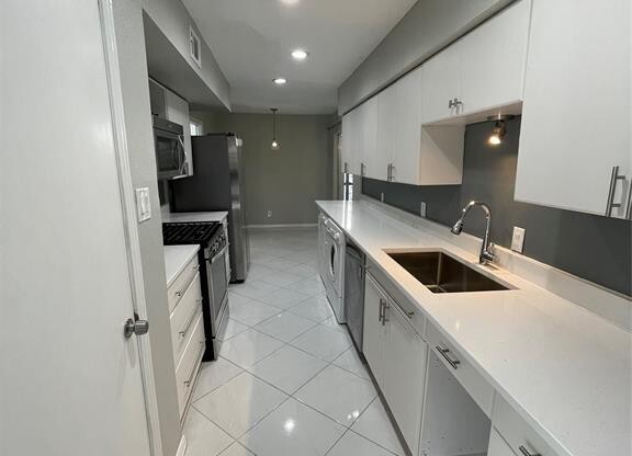 15901 ARCHWOOD LN