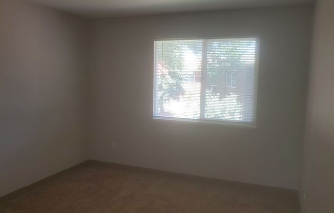 2 beds, 1 bath, $1,095, Unit 1