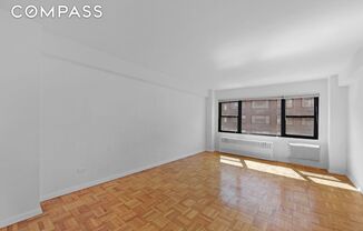 335 E 51 ST