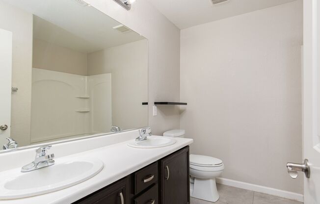 3 beds, 2.5 baths, $1,900, Unit UNIT 152