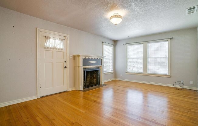 Cozy two bedroom, two bath in Historical Ryan Place!