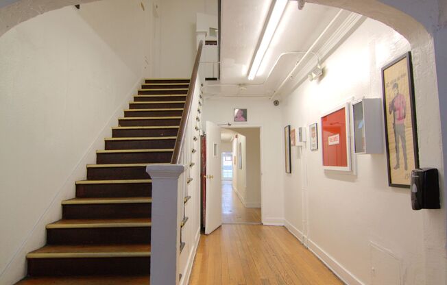 Studio, 1 bath, 450 sqft, $1,595, Unit Unit #101