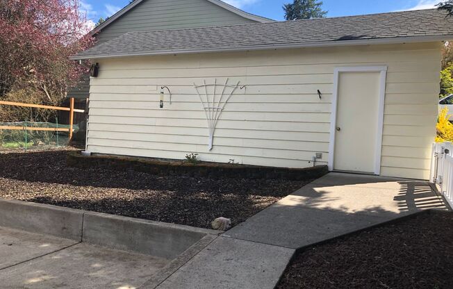 2-Bedroom Single-Level House in Sherwood