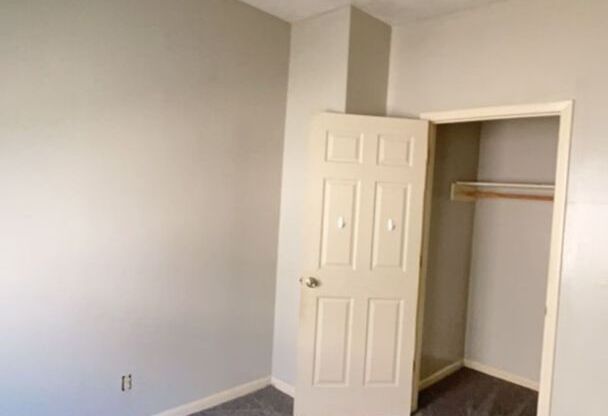 3 beds, 1 bath, $1,150