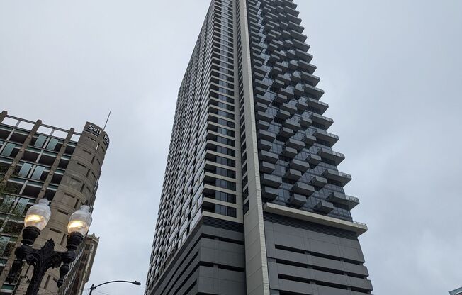 Loft Style 1 Bed, 1 Bath with Balcony and City Views