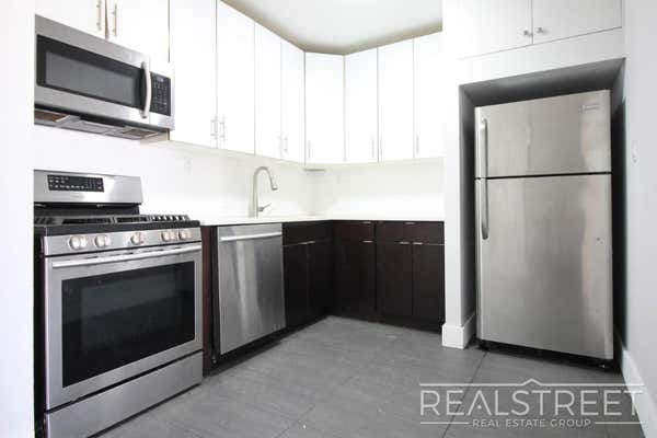 3 beds, 1 bath, $4,000, Unit 601