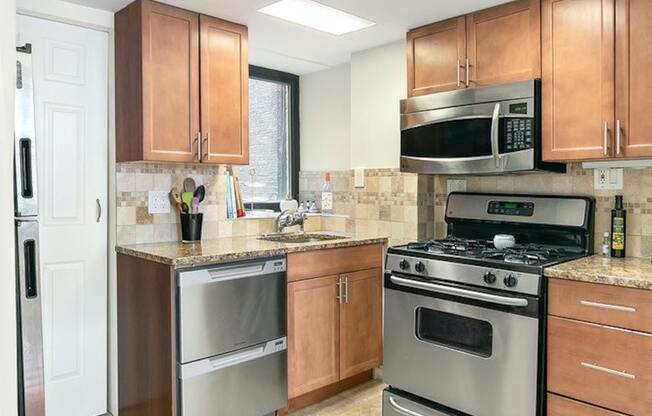 213 W 85 ST