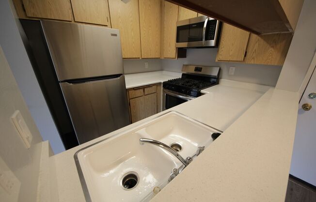 Studio, 1 bath, $2,095, Unit 305