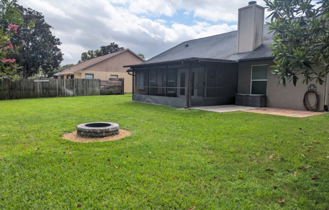 1043 WEAVER DR