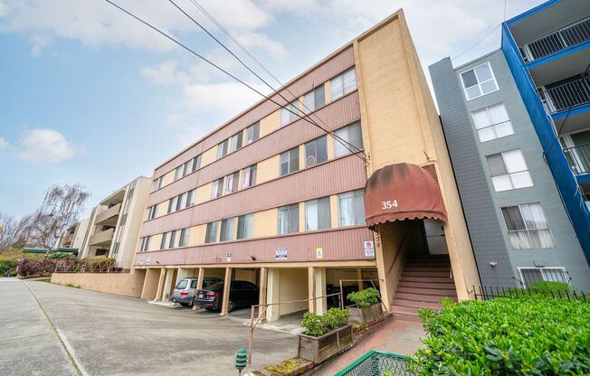 Studio, 1 bath, $1,425, Unit 305