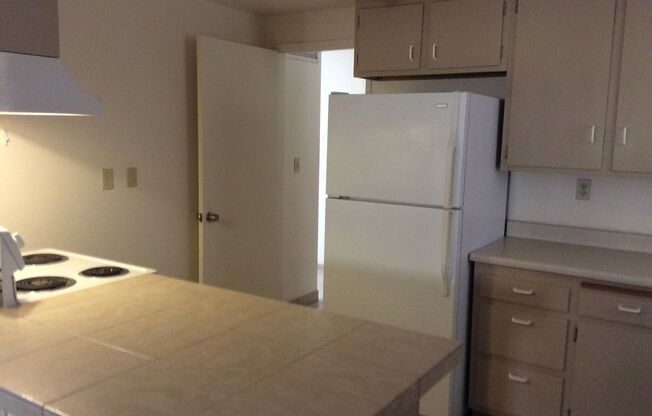 2 beds, 1 bath, $1,300