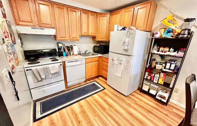 2 beds, 1 bath, 768 sqft, $2,410, Unit 108