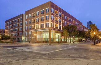 555 Ross Apartments in Dallas