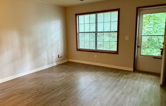 2 bedroom/1 bath New paint and floors.