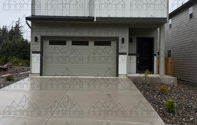 3 BED 2.5 BATH NEW BUILD!