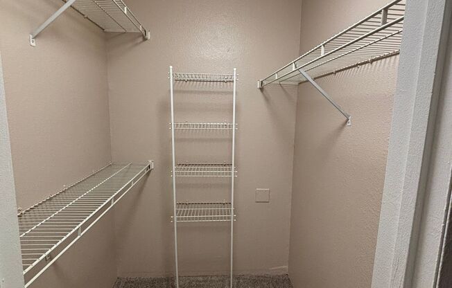 1 bed, 1 bath, 532 sqft, $1,365, Unit 221