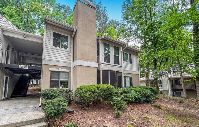 Charming 1 BR/1 BA Condo in Gated Sandy Springs Community – Prime Location!