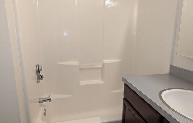 2 beds, 2 baths, $1,200, Unit 1300-2H