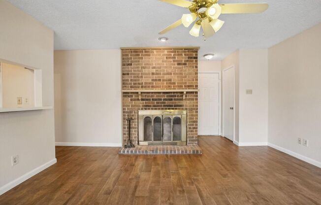 Stylish 2-Bedroom Condo in Arlington's Entertainment District