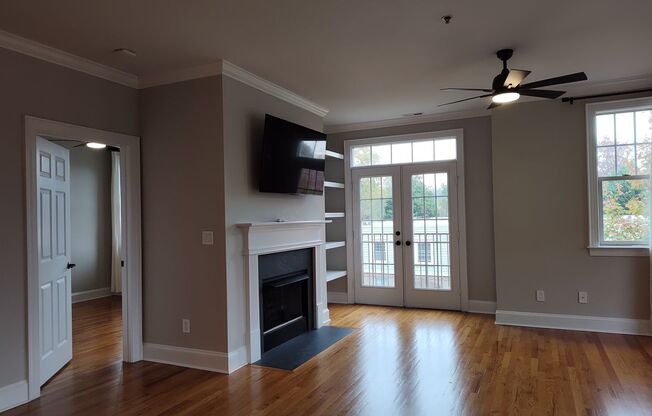 2 beds, 2 baths, $2,400