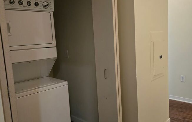 4 beds, 2 baths, 1,246 sqft, $3,100, Unit 301