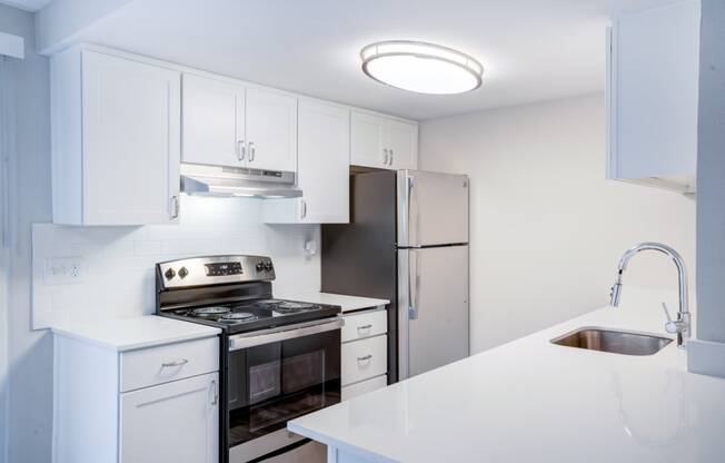 Luxury Apartments in Wilsonville - Boulder Creek - Kitchens with Stainless Steel Appliances