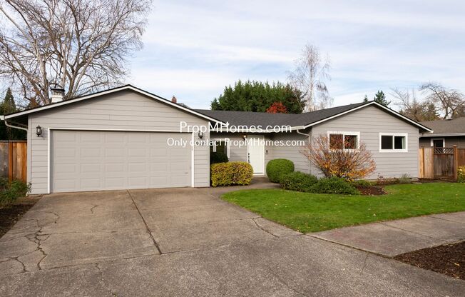 Stunning Three Bedroom Home in the Heart of Tualatin!