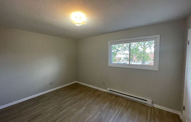 3 beds, 1 bath, $895, Unit McBrayer Street Towns Unit 35