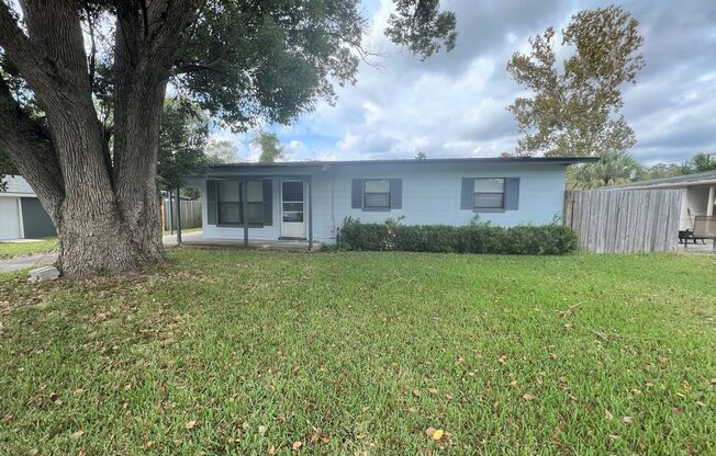 3 Bedroom / 1.5 Bathroom Orange Park Home