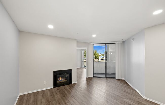 2 beds, 2 baths, 850 sqft, $2,848, Unit 402