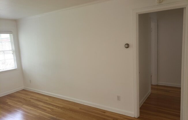 1 bed, 1 bath, 740 sqft, $1,575, Unit 35