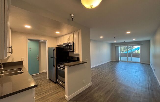 1 bed, 1 bath, 850 sqft, $2,298, Unit 205