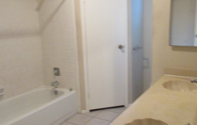 2 beds, 2 baths, $1,600